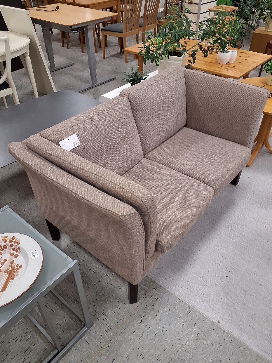 Grå 2-pers sofa